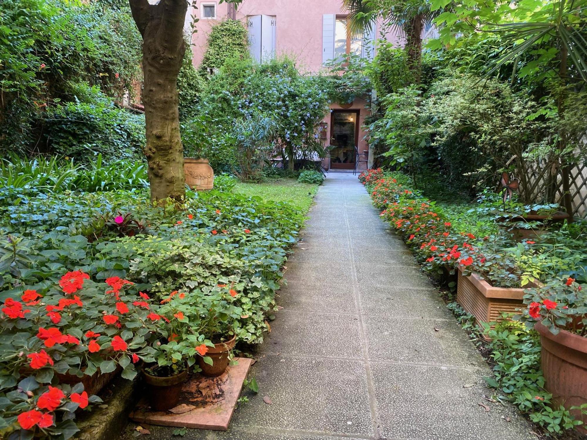 Bed and Breakfast 3749 Pontechiodo Венеция Экстерьер фото