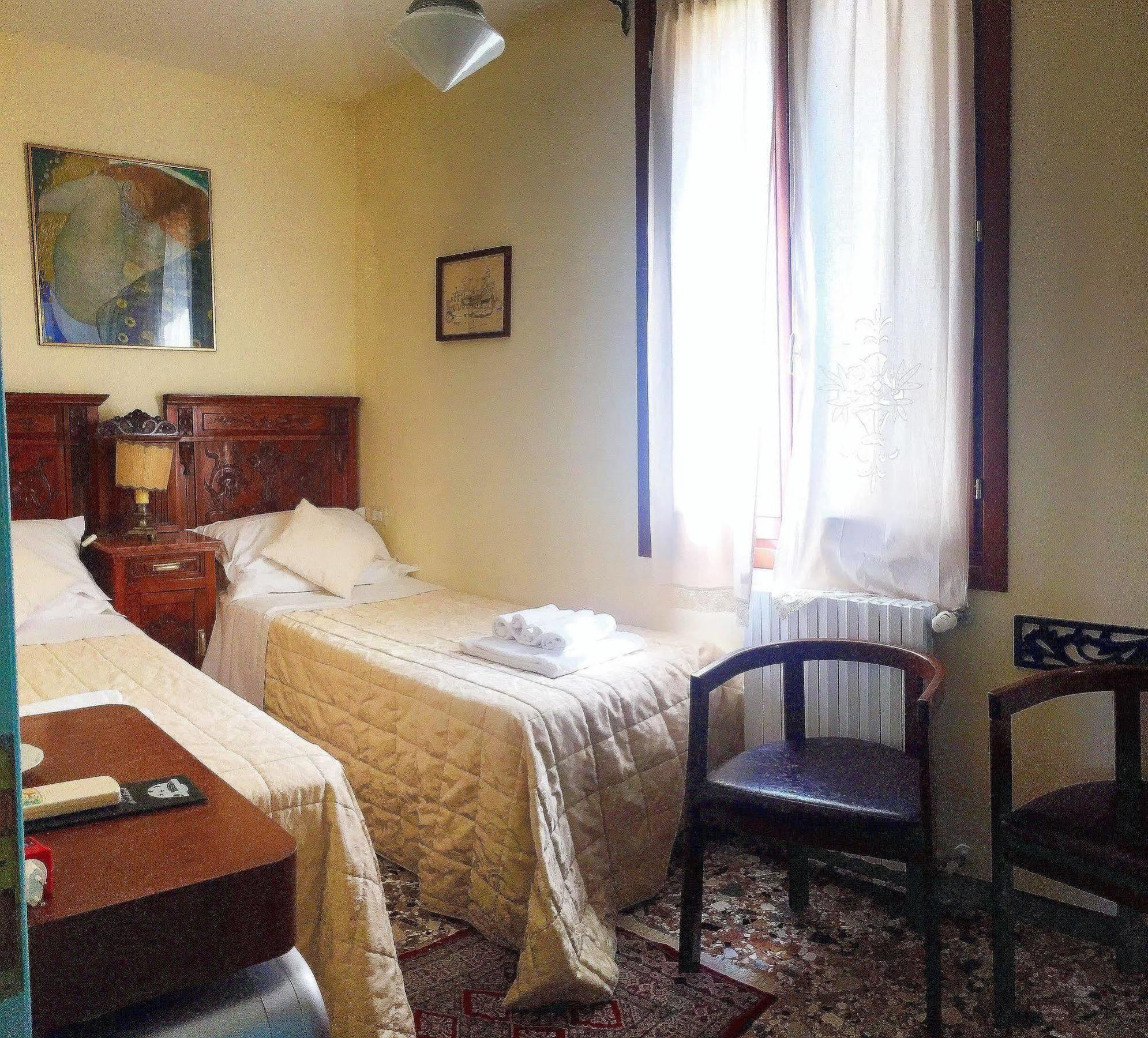 Bed and Breakfast 3749 Pontechiodo Венеция Экстерьер фото