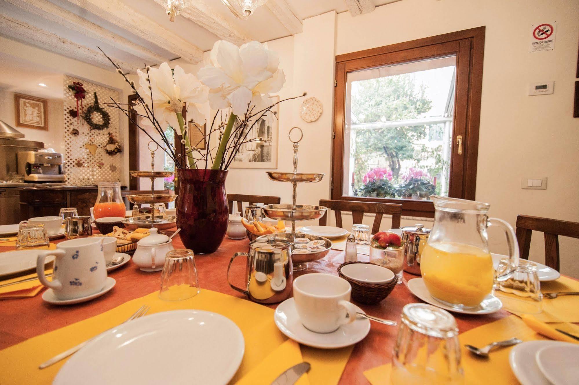 Bed and Breakfast 3749 Pontechiodo Венеция Экстерьер фото