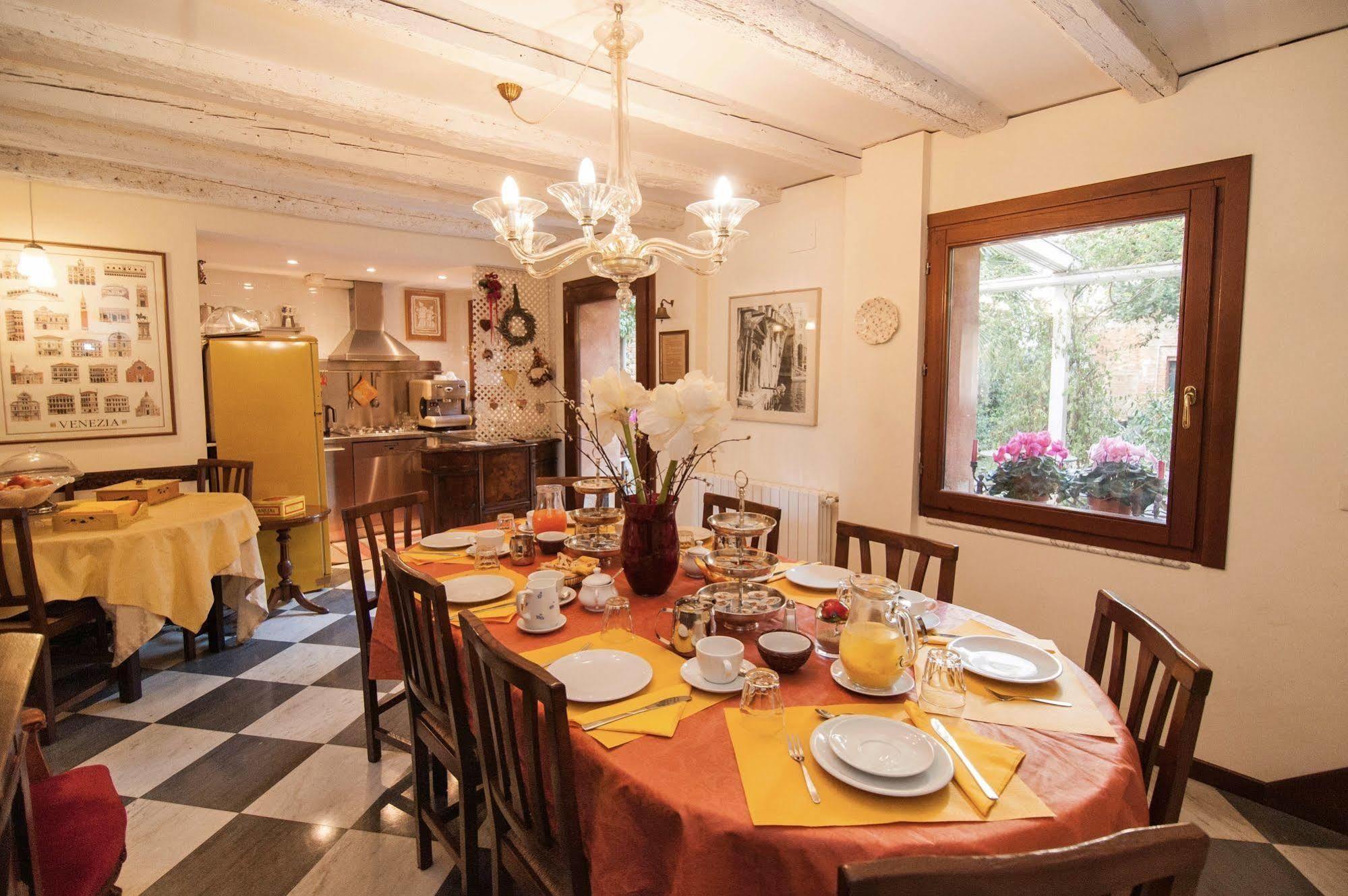 Bed and Breakfast 3749 Pontechiodo Венеция Экстерьер фото